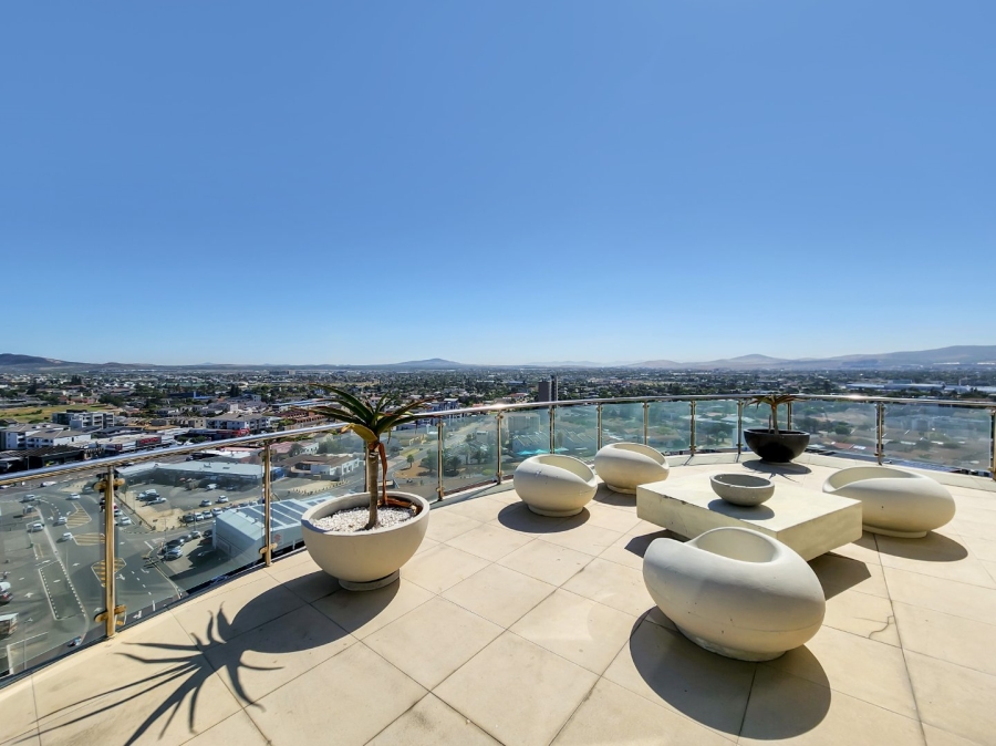 4 Bedroom Property for Sale in Waves Edge Western Cape